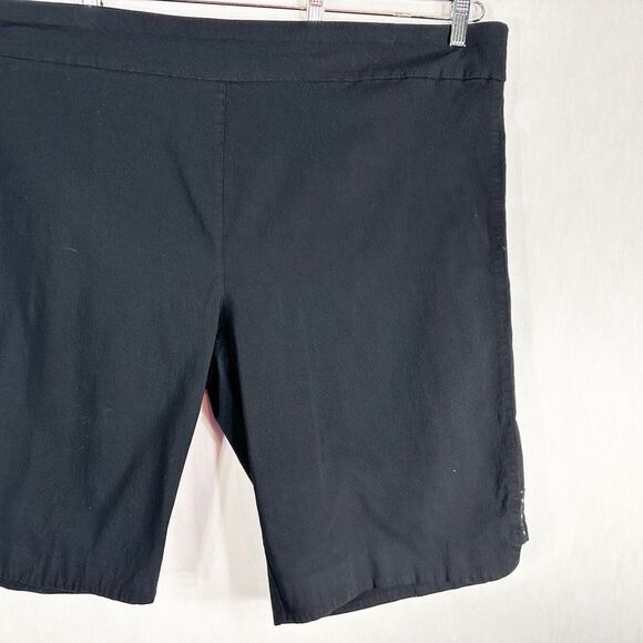 Avenue Plus Size 26 Shorts Black Studded Pull On High Rise 12 Inch Stretch 201 - Picture 3 of 8